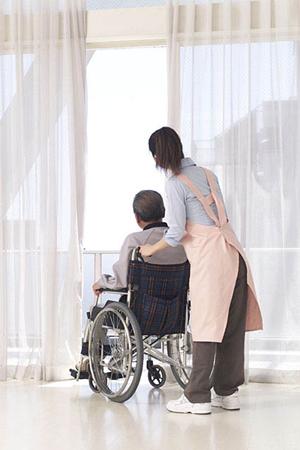 メスを使わないインプラント手術